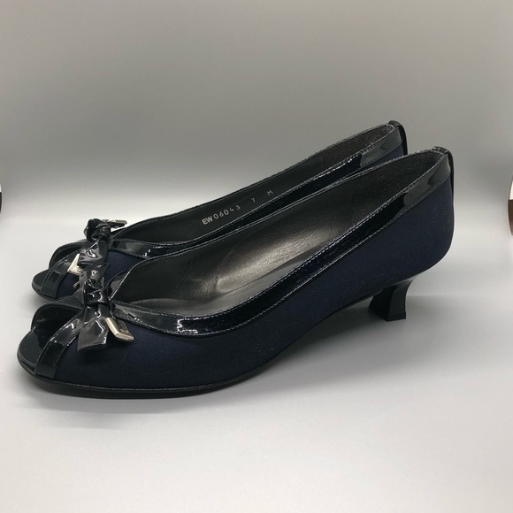 Stuart Weitzman Peep Toe Bow Heels in Dark Blue - Picture 2 of 7
